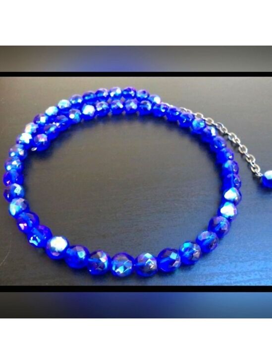 Jewelry - VINTAGE HIGH END AB BLUE GLASS BEADED CHOKER NECKLACE